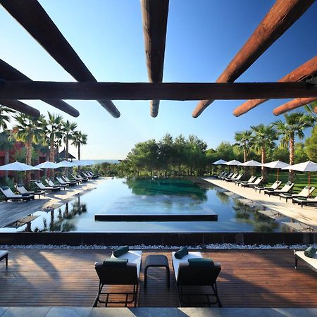 Asia Gardens Hotel & Thai Spa, A Royal Hideaway Hotel Finestrat Exterior foto The pool at the Mandarin Oriental, Bodrum
