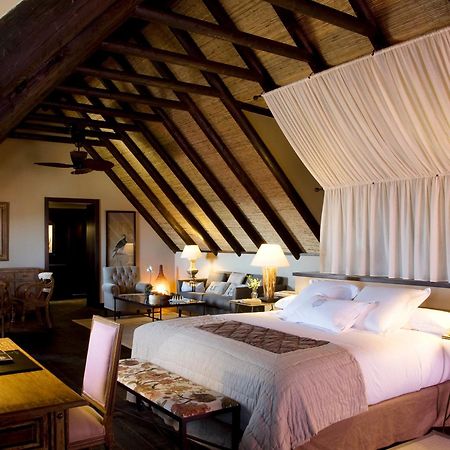 Asia Gardens Hotel & Thai Spa, A Royal Hideaway Hotel Finestrat Exterior foto A suite at the Four Seasons Hotel