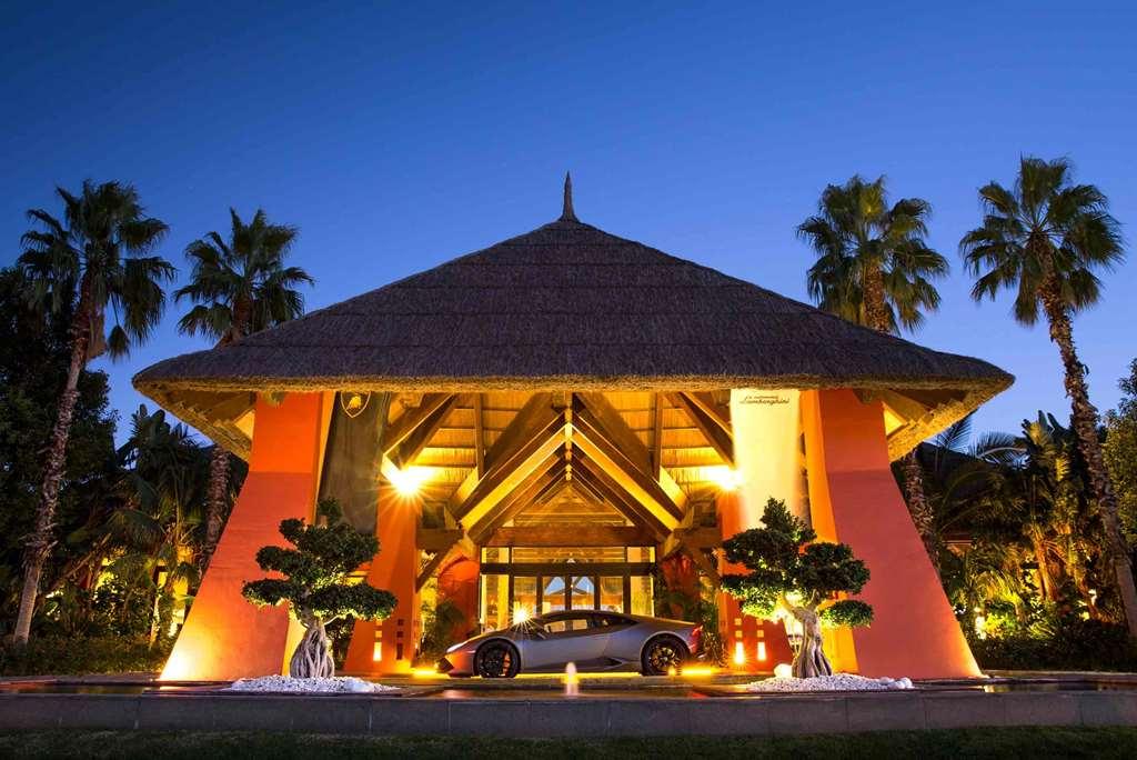 Asia Gardens Hotel & Thai Spa, A Royal Hideaway Hotel Finestrat Exterior foto The entrance of the resort