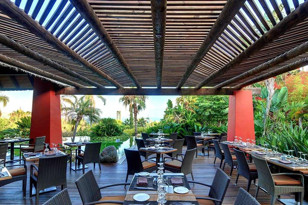 Asia Gardens Hotel & Thai Spa, A Royal Hideaway Hotel Finestrat Restaurant foto The restaurant at the hotel