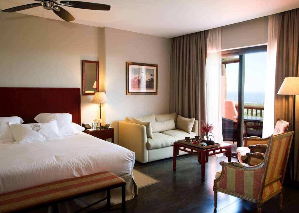 Asia Gardens Hotel & Thai Spa, A Royal Hideaway Hotel Finestrat Cameră foto A room at the Hotel