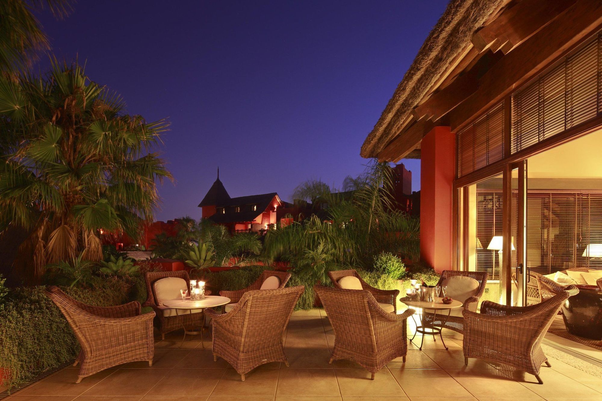 Asia Gardens Hotel & Thai Spa, A Royal Hideaway Hotel Finestrat Restaurant foto The Terrace at the Mandarin Oriental, Munich