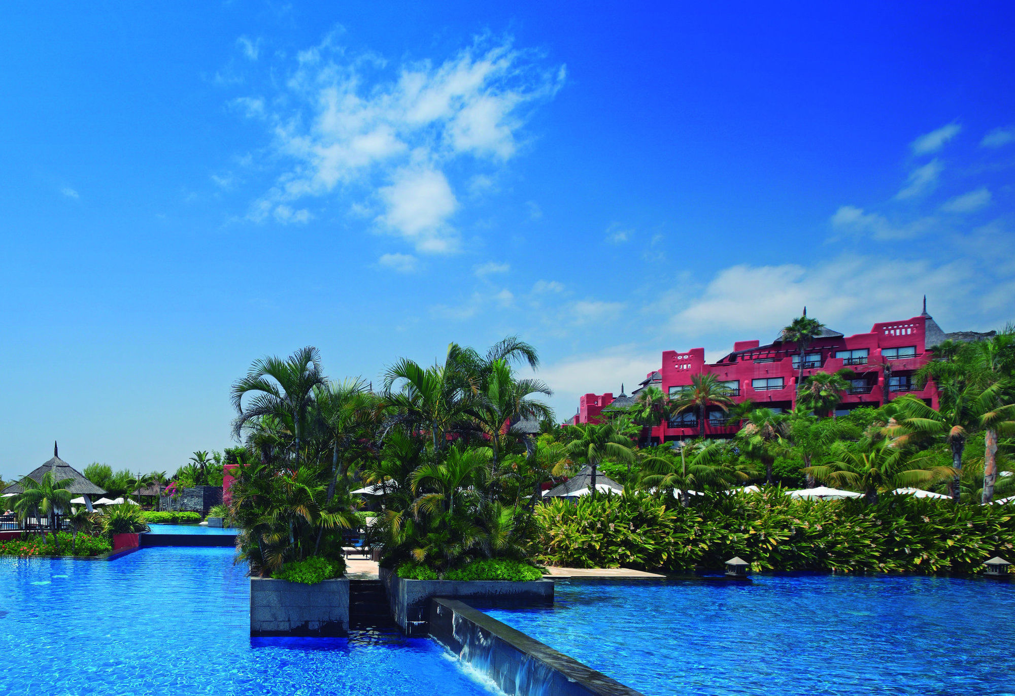 Asia Gardens Hotel & Thai Spa, A Royal Hideaway Hotel Finestrat Exterior foto The pool at the Sheraton Nha Trang Hotel & Spa Resort