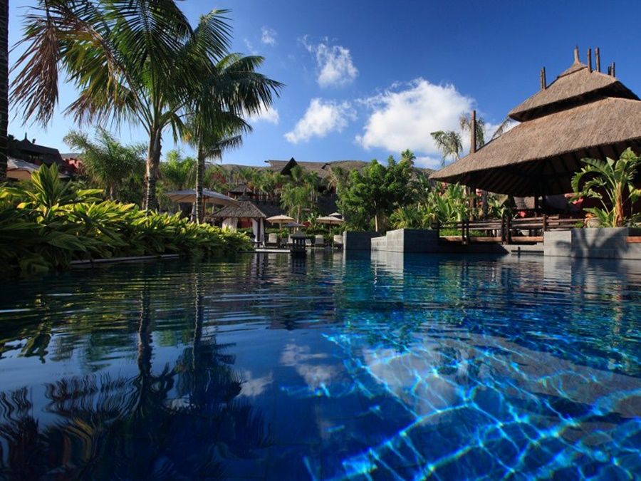 Asia Gardens Hotel & Thai Spa, A Royal Hideaway Hotel Finestrat Exterior foto The pool at the Four Seasons Resort