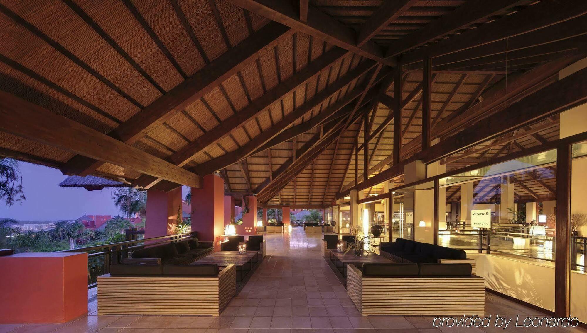 Asia Gardens Hotel & Thai Spa, A Royal Hideaway Hotel Finestrat Interior foto The lobby of the resort