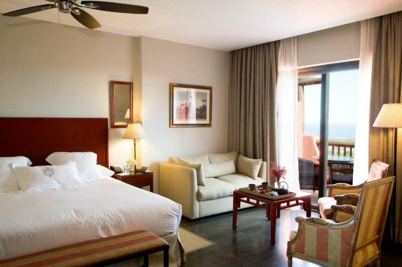 Asia Gardens Hotel & Thai Spa, A Royal Hideaway Hotel Finestrat Exterior foto A room at the Four Seasons Hotel